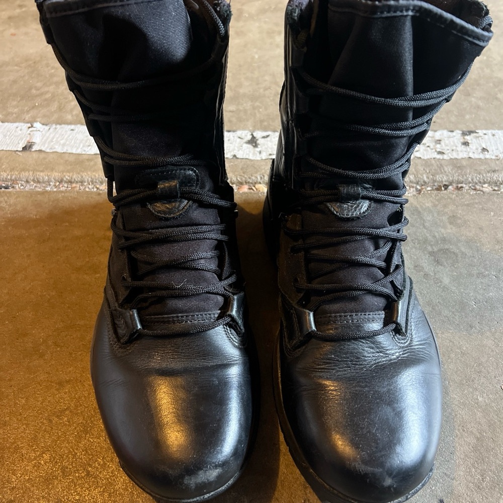 Men's Nike SFB Field 2 Gore-Tex boots men’s size 9.5